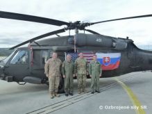 Nvteva generlmajora z Indiany na Leteckej zkladni Slia